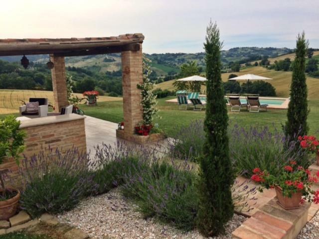 톨렌티노 Casale Delle Rondini B&B 외부 사진